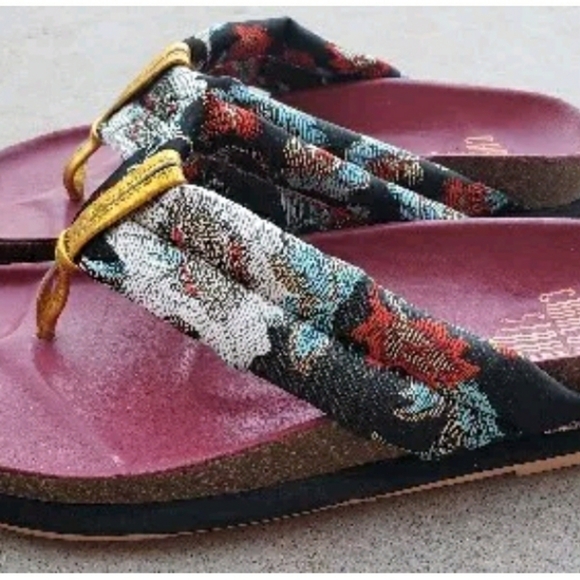 Charlotte Stone x Reformation Thong Sandals sz 9 - Picture 4 of 8